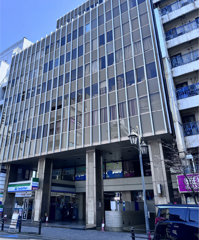 山の手ビル外観（1階にファミリーマート）